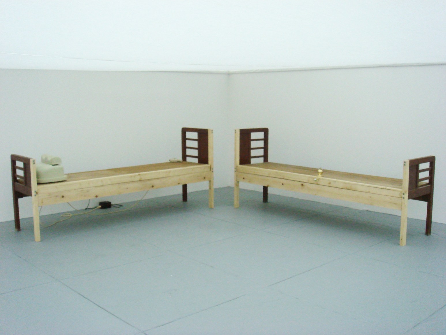 One into Two 一分為二, 2006