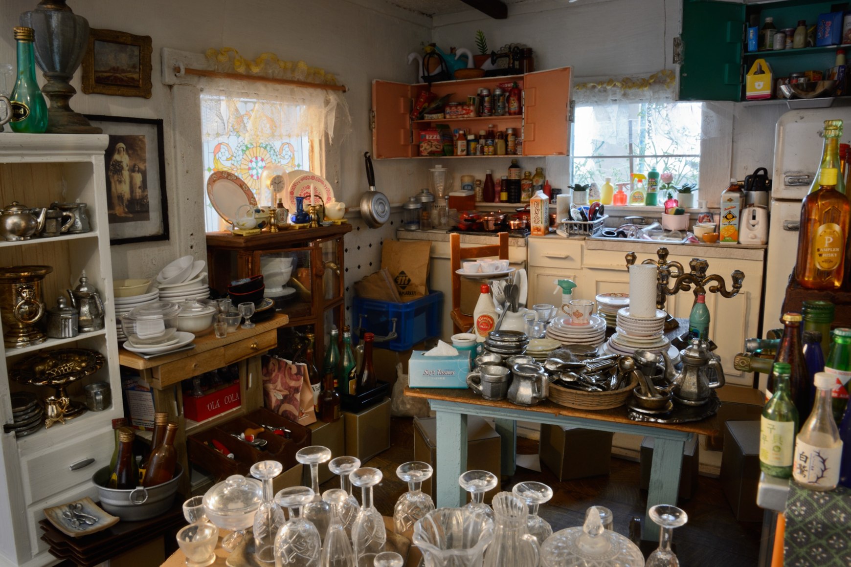 Carrie M. Becker, The Hostess, 2015