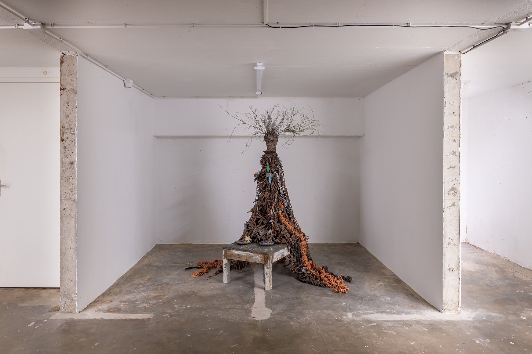 Chiara Camoni,&nbsp;Whispers, world above, world below