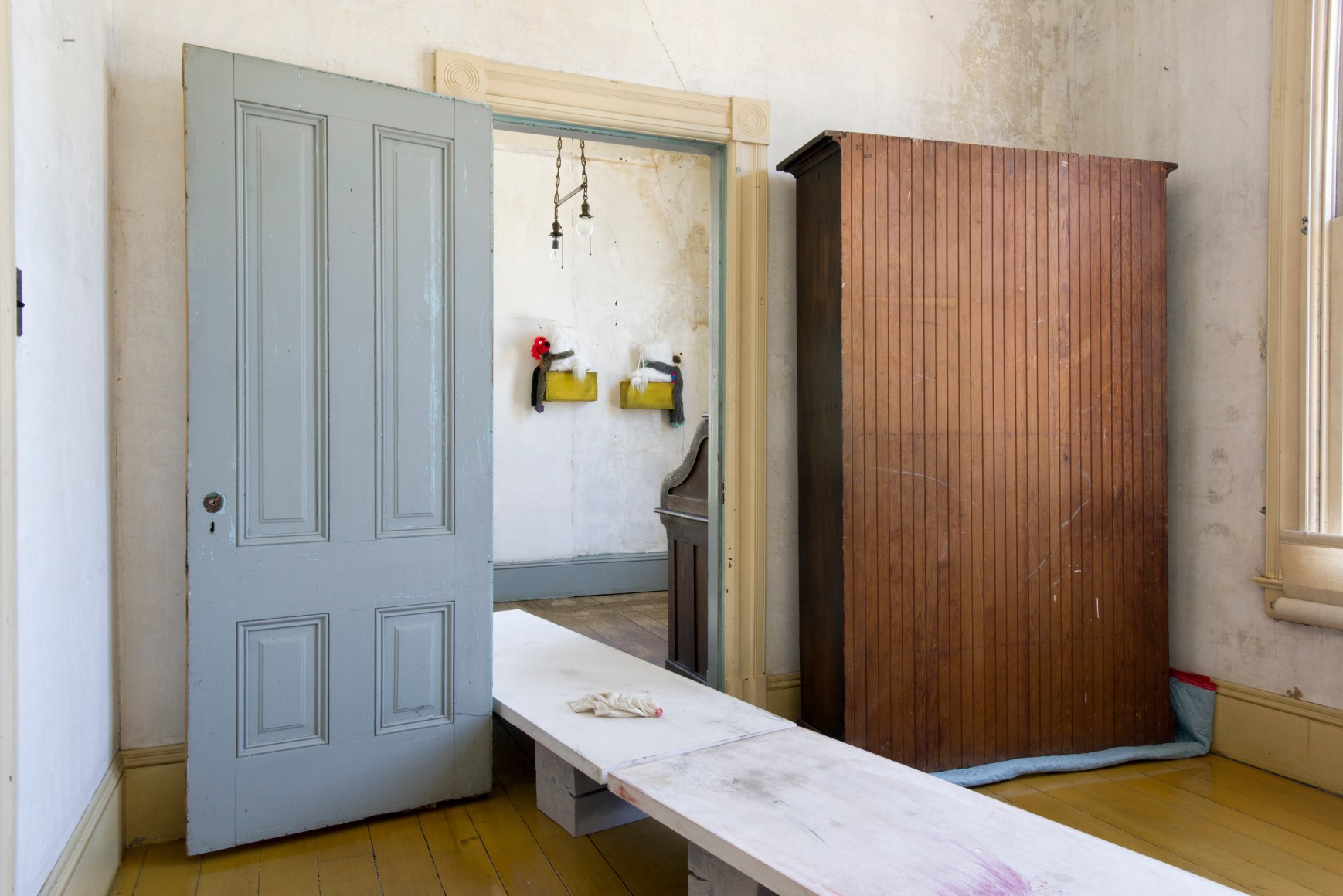 Liz Magor, TIMESHARE