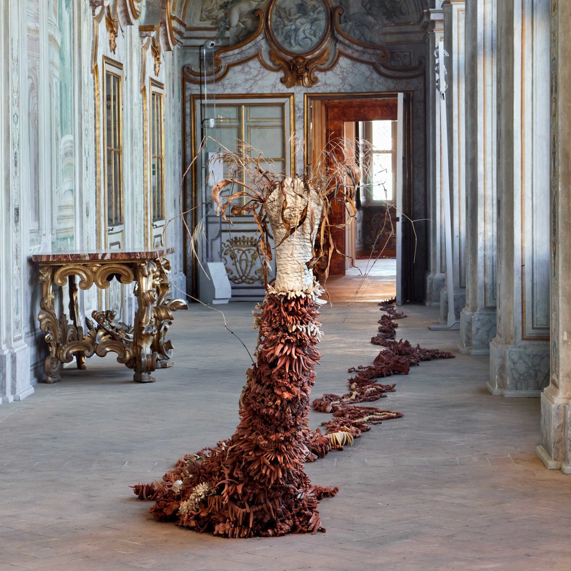 Chiara Camoni,&nbsp;Beginning end. Round. All things of the world.