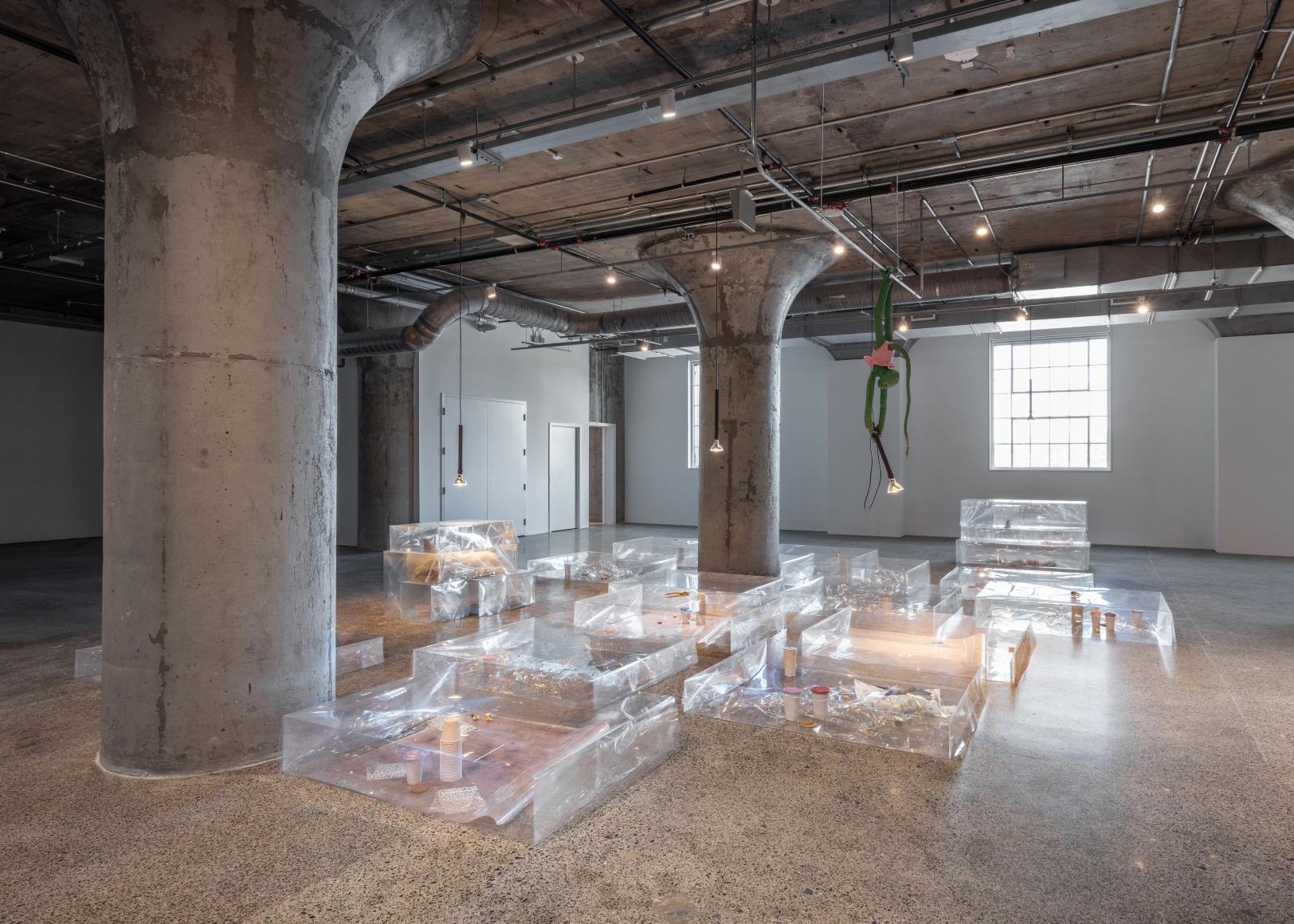 Liz Magor, The Separation