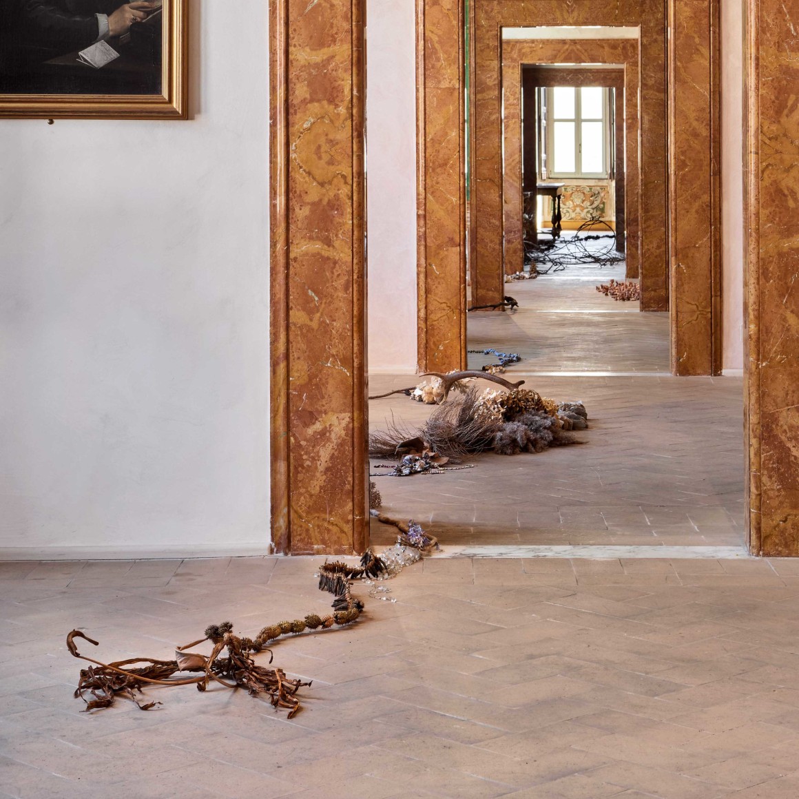 Chiara Camoni,&nbsp;Beginning end. Round. All things of the world.