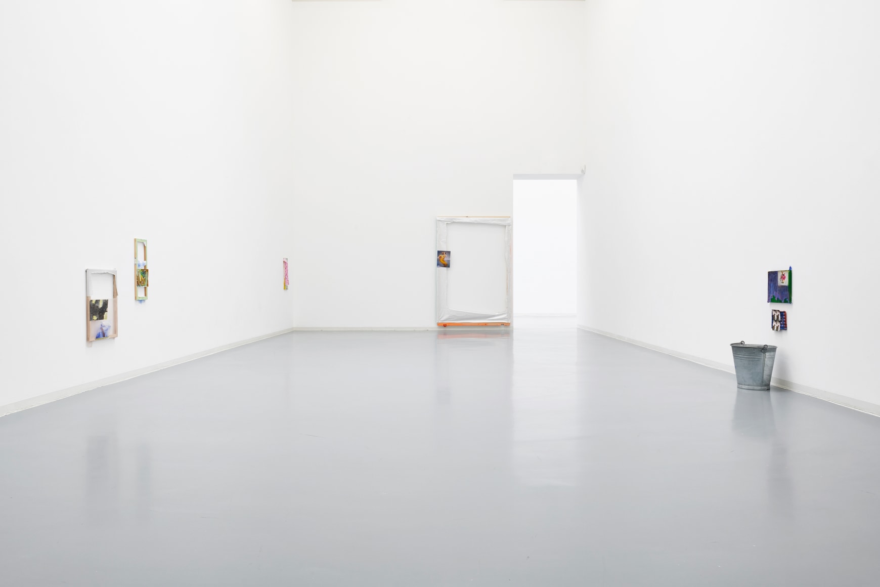 Hayley Tompkins, Stick crystals to paintings