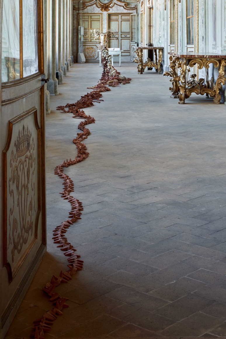 Chiara Camoni,&nbsp;Beginning end. Round. All things of the world.