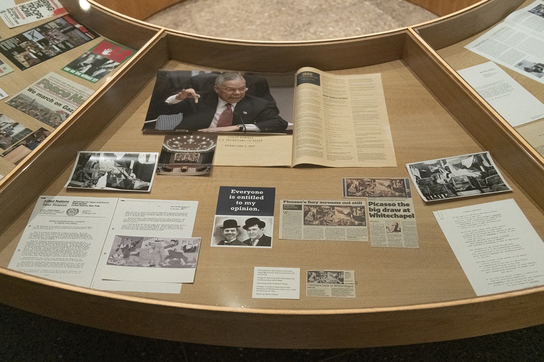 Goshka Macuga, Goshka Macuga. In Flux