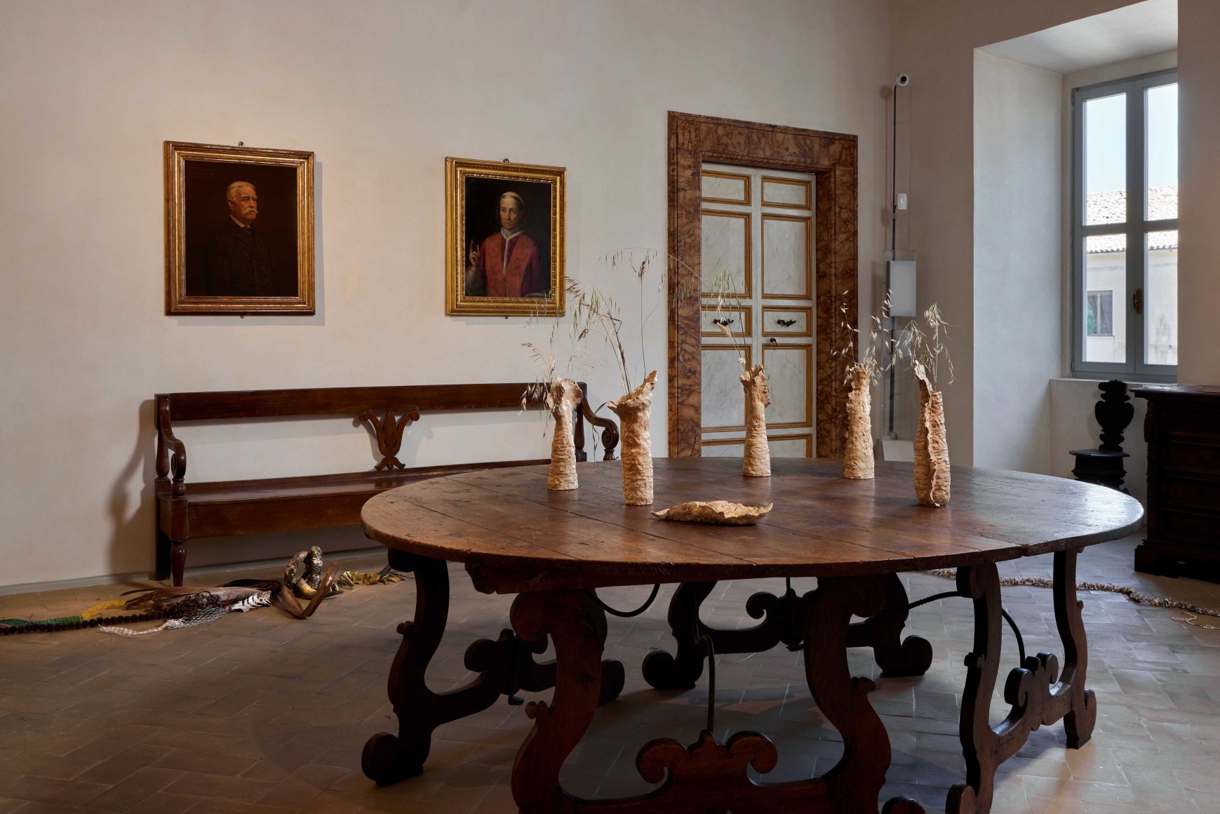 Chiara Camoni,&nbsp;Beginning end. Round. All things of the world.