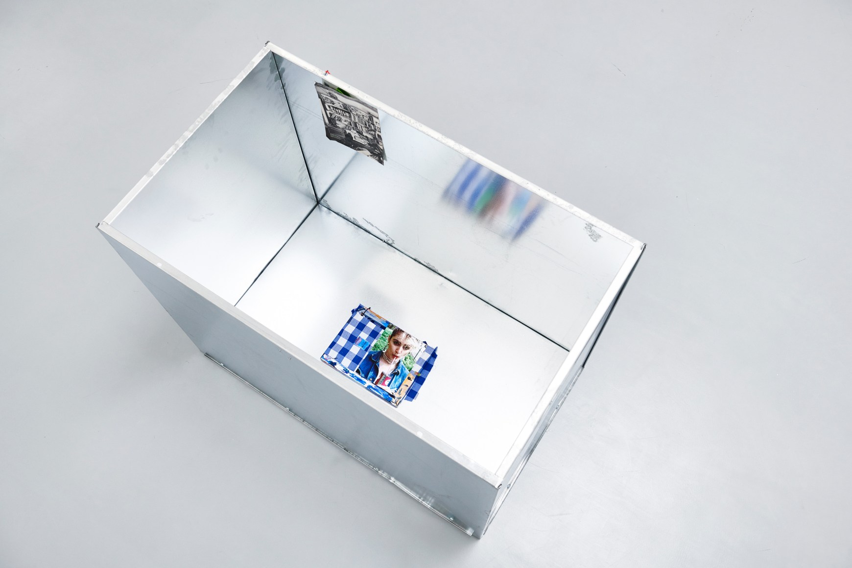 Hayley Tompkins, Stick crystals to paintings