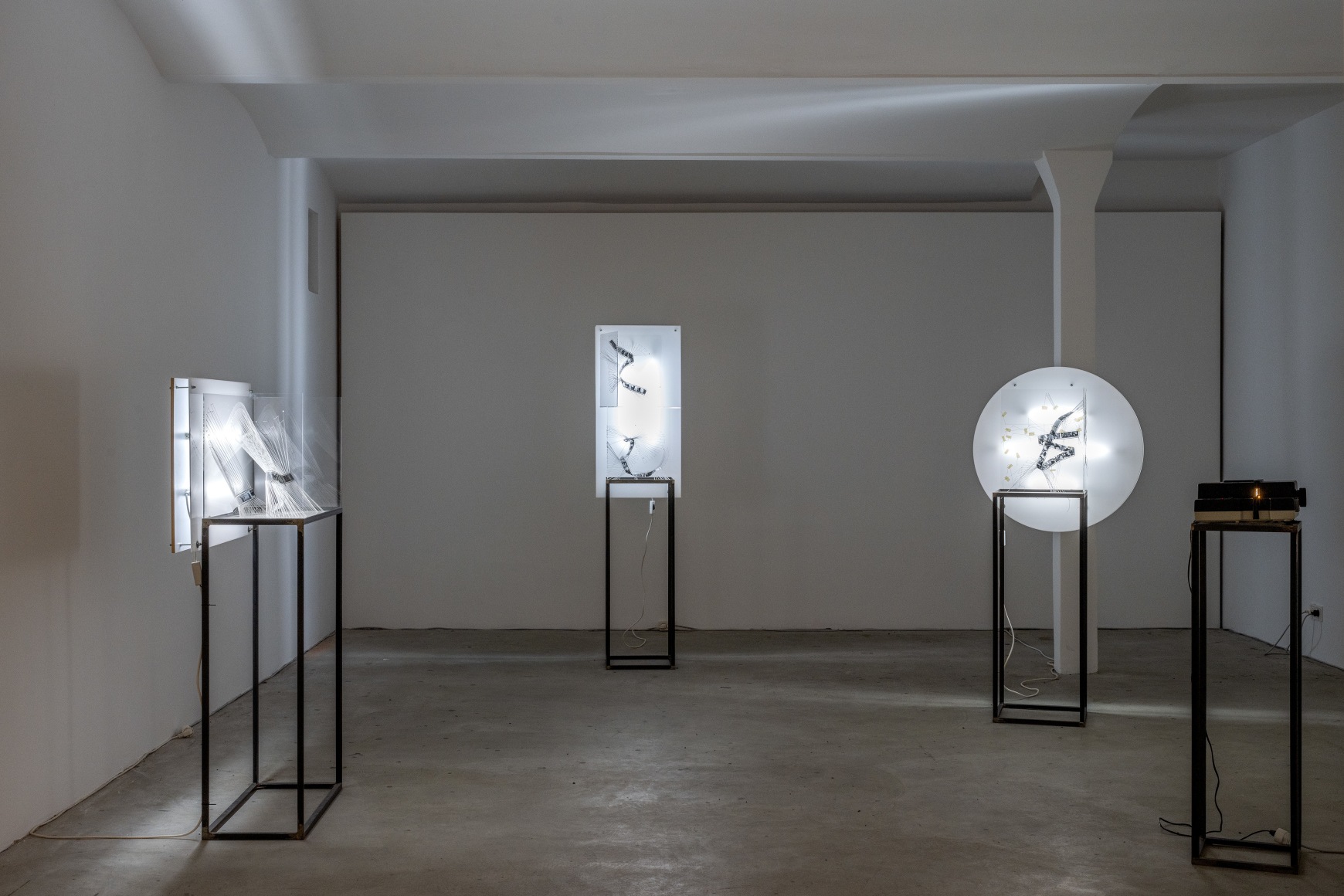 J&aacute;n Manču&scaron;ka, Incomplete Movement