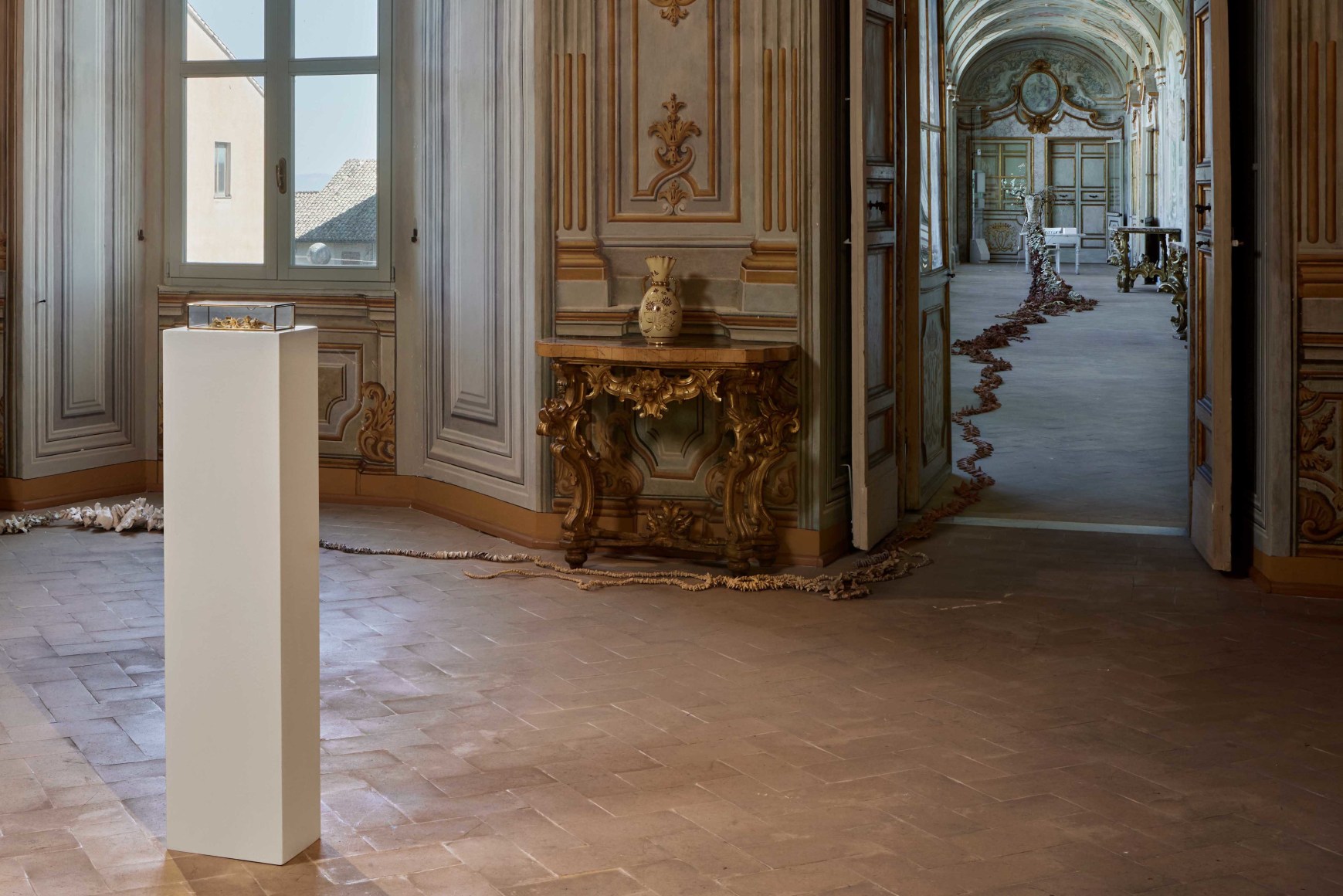 Chiara Camoni,&nbsp;Beginning end. Round. All things of the world.