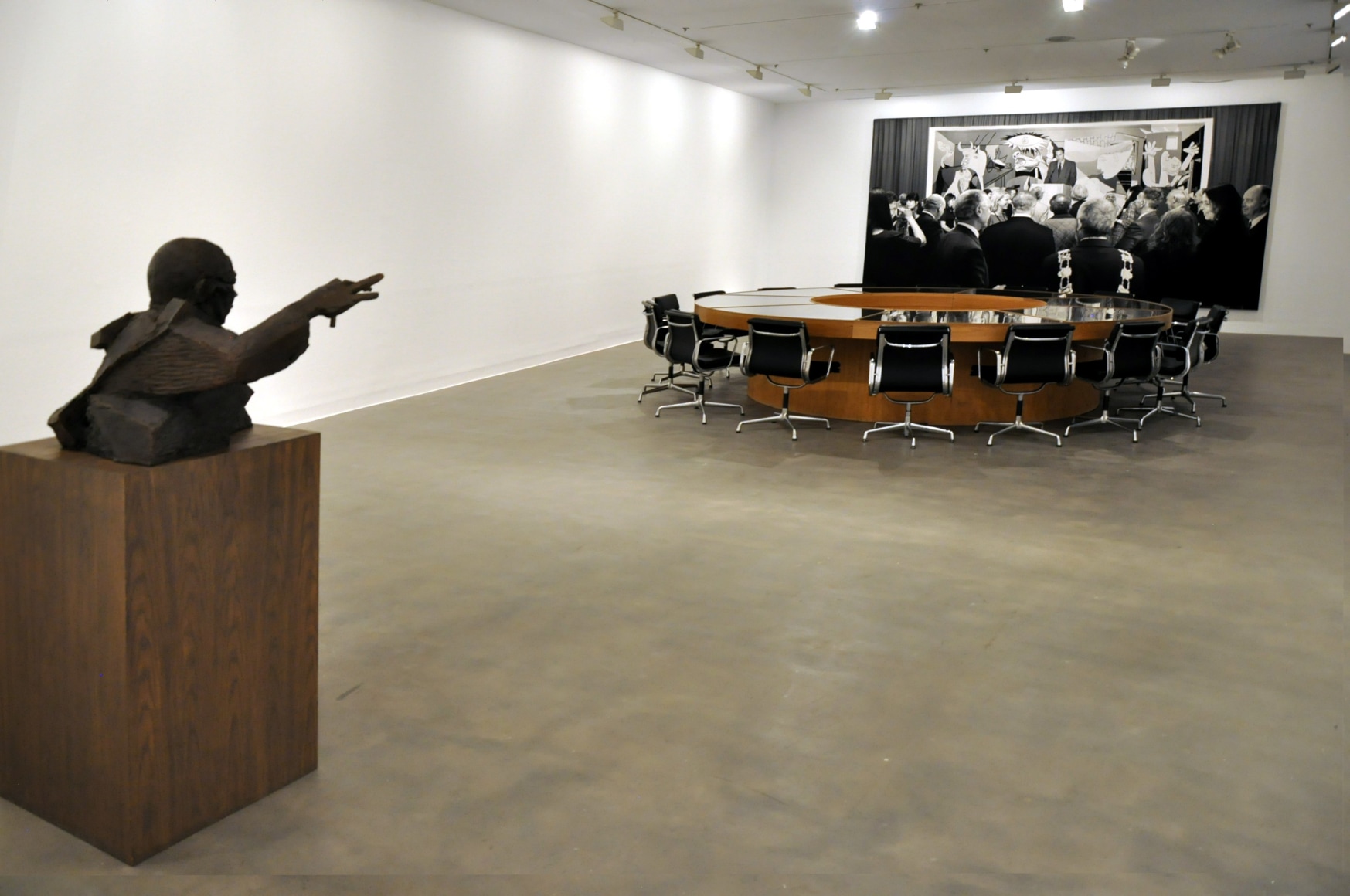 Goshka Macuga, Goshka Macuga. In Flux