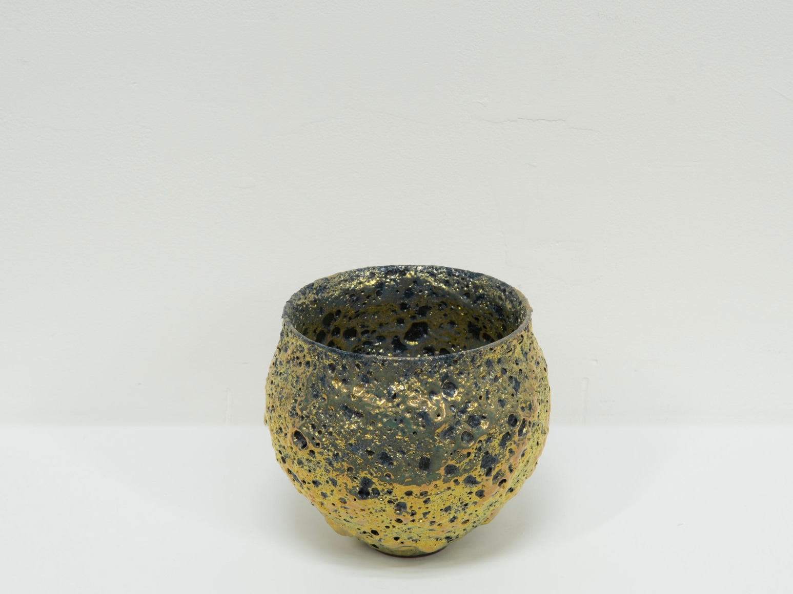JAMES HAGGERTY, Gold Crater Glaze, 2022