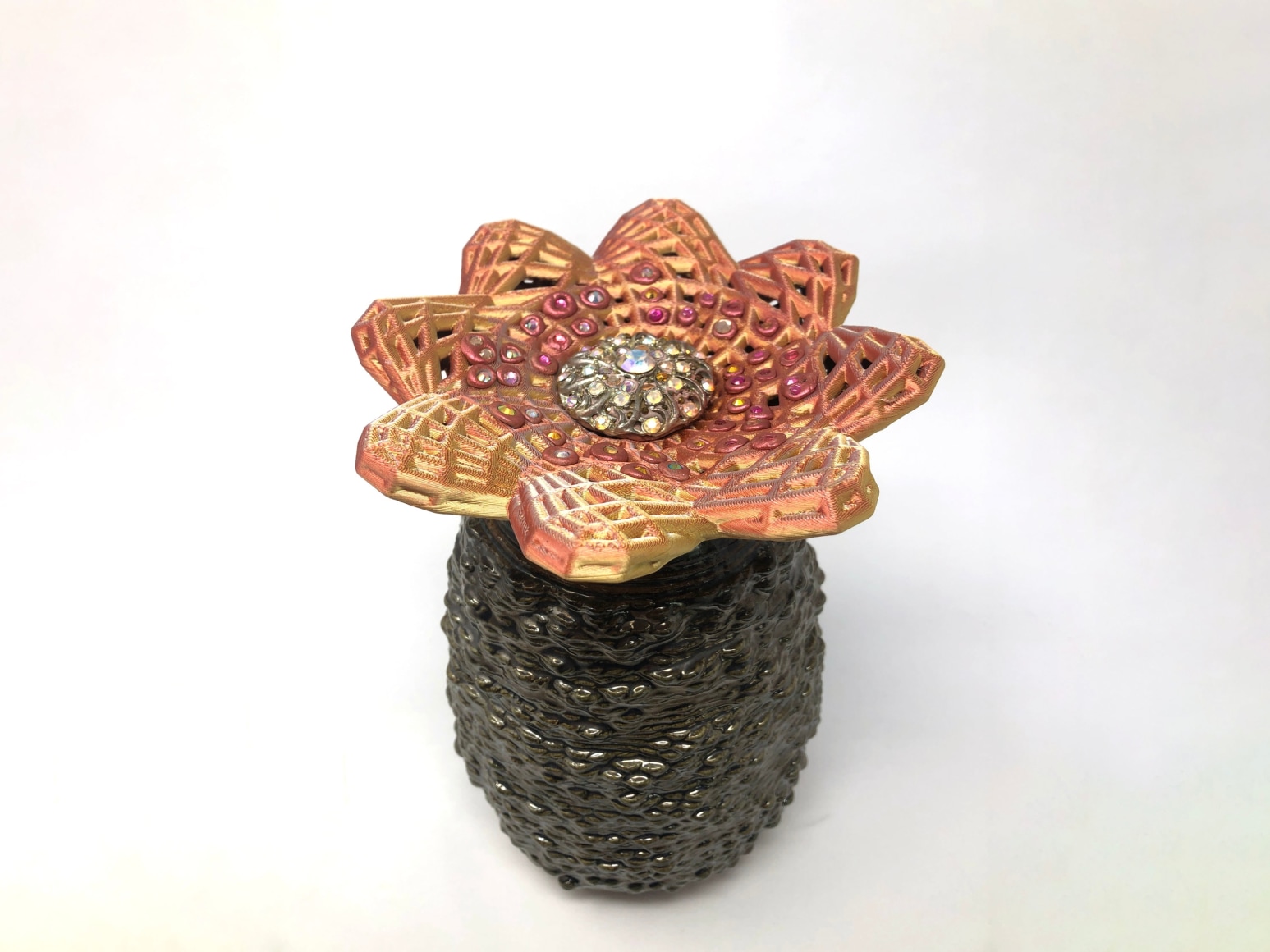 LYNDA WEINMAN, Magic Top Vase, 2023