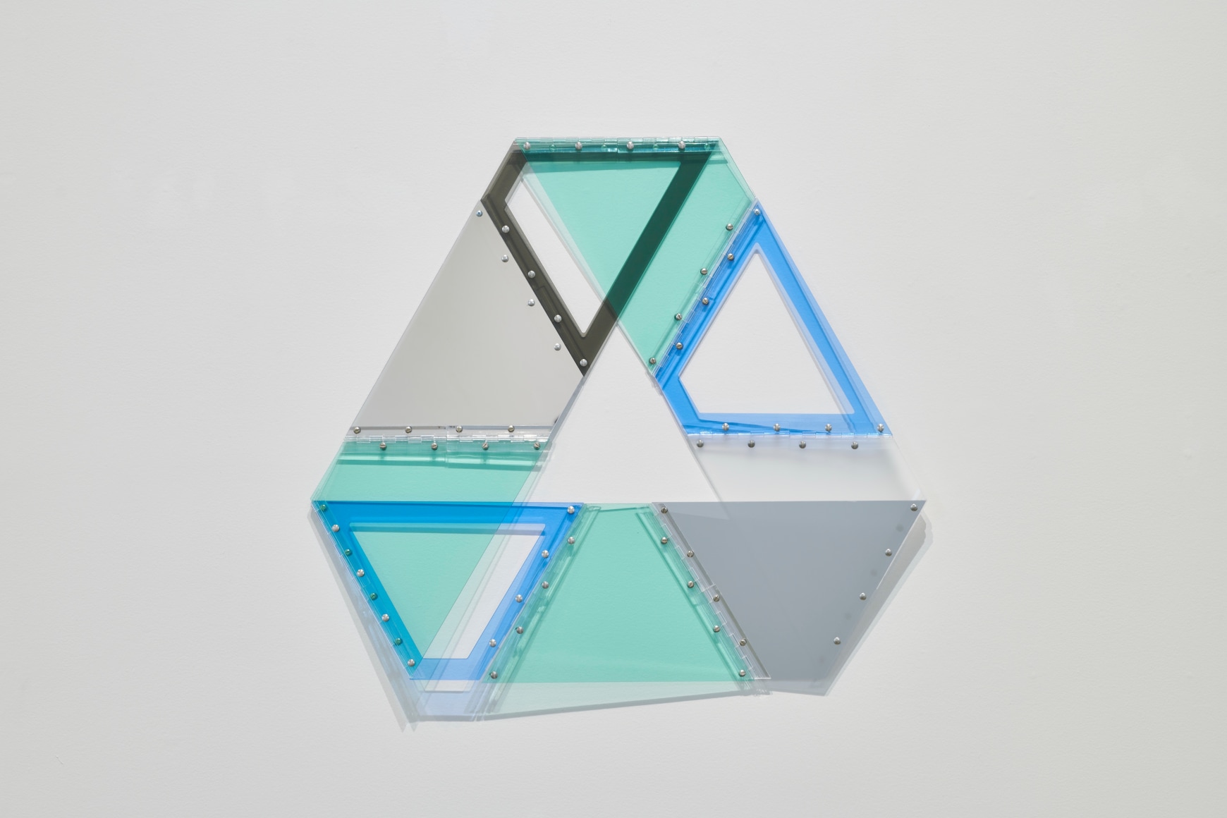 Marta Chilindron. Hollow Mobius, 2017, acrylic and hinges, 15 &frac34; x 26 x 25 ⅝ in.