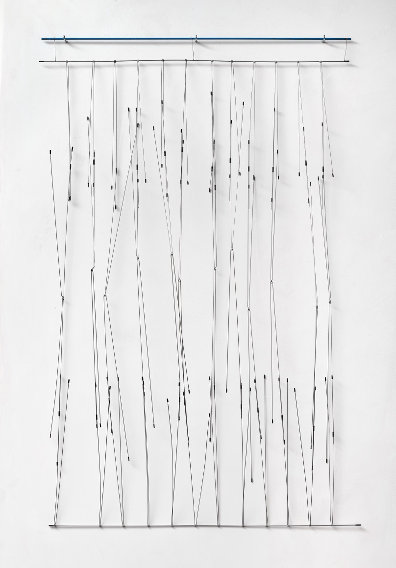 GEGO - Gertrud Goldschmidt, Dibujo sin papel numero 19, 1977. Stainless steel wire with enamel and metal caps. 43 &frac14; x 27 ⅝ x 6 ⅛ inches