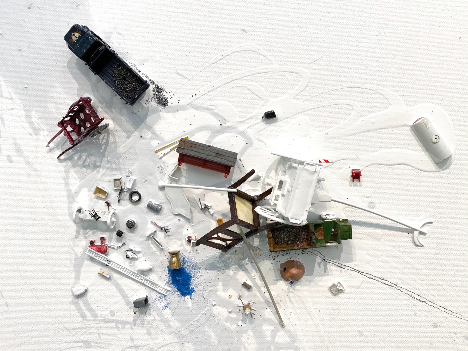 Liliana Porter, Breaking News / The Way Out, 2016. Acrylic on canvas, framed digital photos, assemblage, 40 x 136 x 5 in. (101.6 x 345.4 x 12.7 cm.) detail