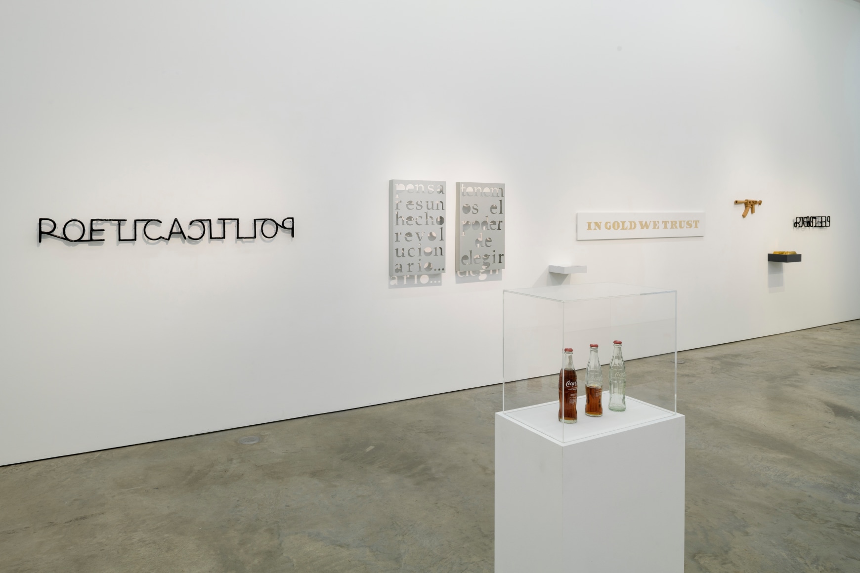 Installation view of&nbsp;Subtext&nbsp;at Sicardi | Ayers | Bacino, 2021.