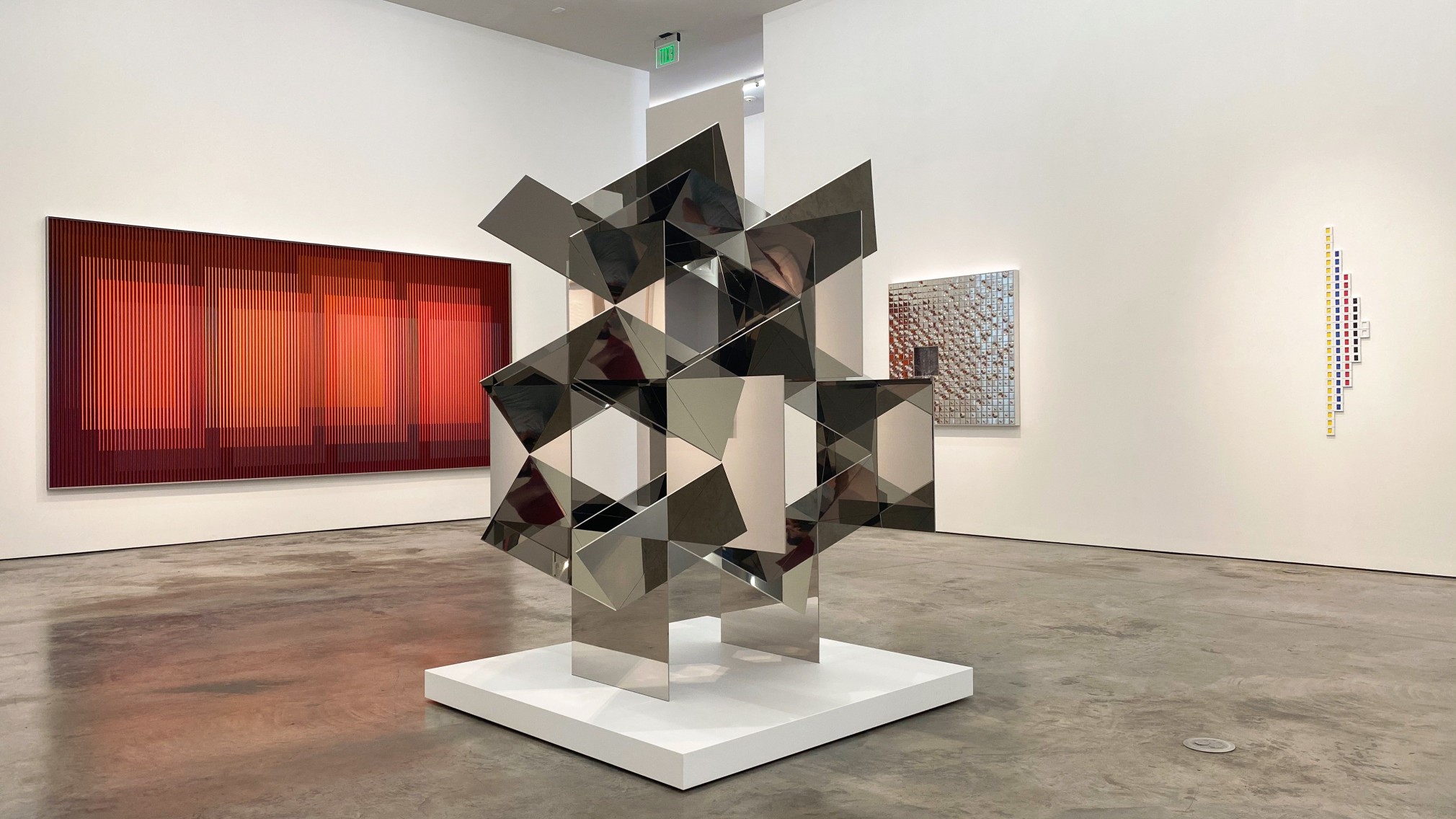 Installation view of the exhibition&nbsp;Dialogues&nbsp;at Sicardi | Ayers | Bacino.