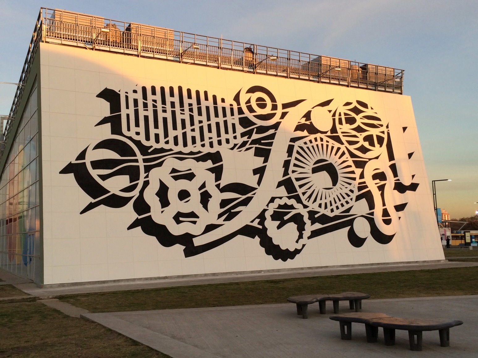 Pablo Siquier,&nbsp;1404, 2014,&nbsp;Enamel on wall,&nbsp;32.8 x 78.7 ft. Tecn&oacute;polis, Buenos Aires, Argentina