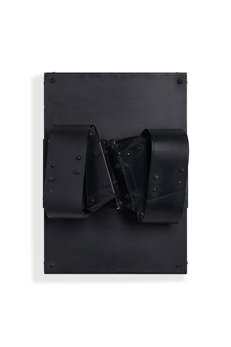 Edgar Negret, Untitled, [s/f], Polychrome aluminum sculpture, 13 ⅞ x 10 1/16 x 6 11/16 in.