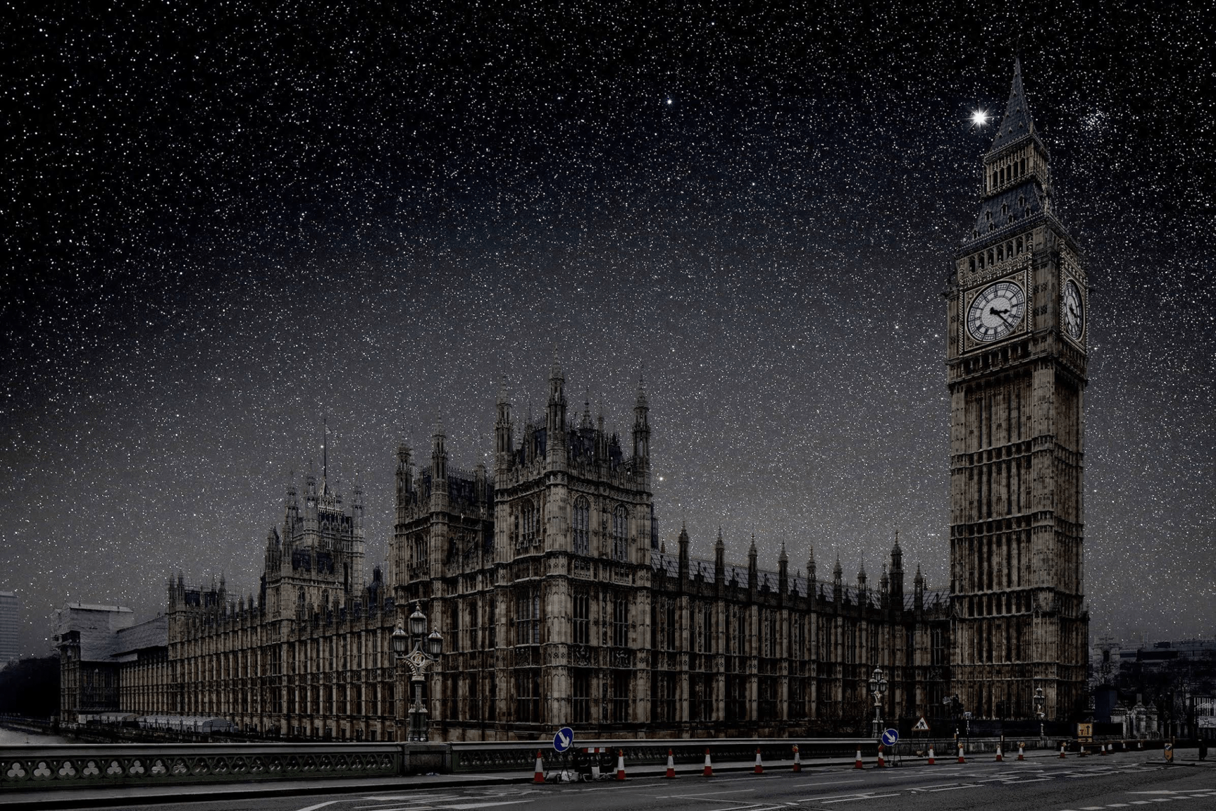 Thierry Cohen, London from the "Darkened Cities" series