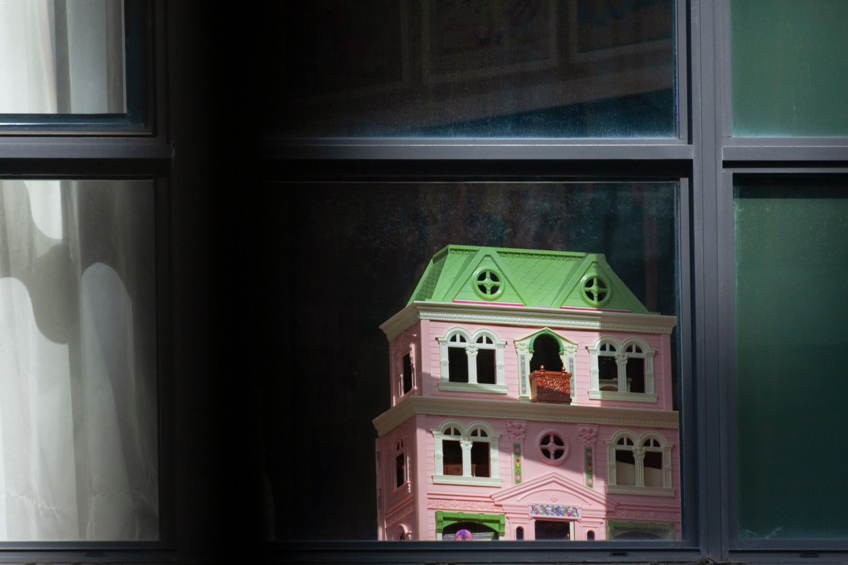 Arne Svenson , Neighbors #70, 2012/2022