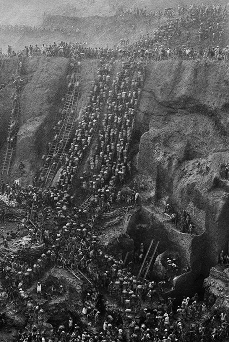 Gold Mine, Serra Pelada, Brazil (Figure Eight). 1986