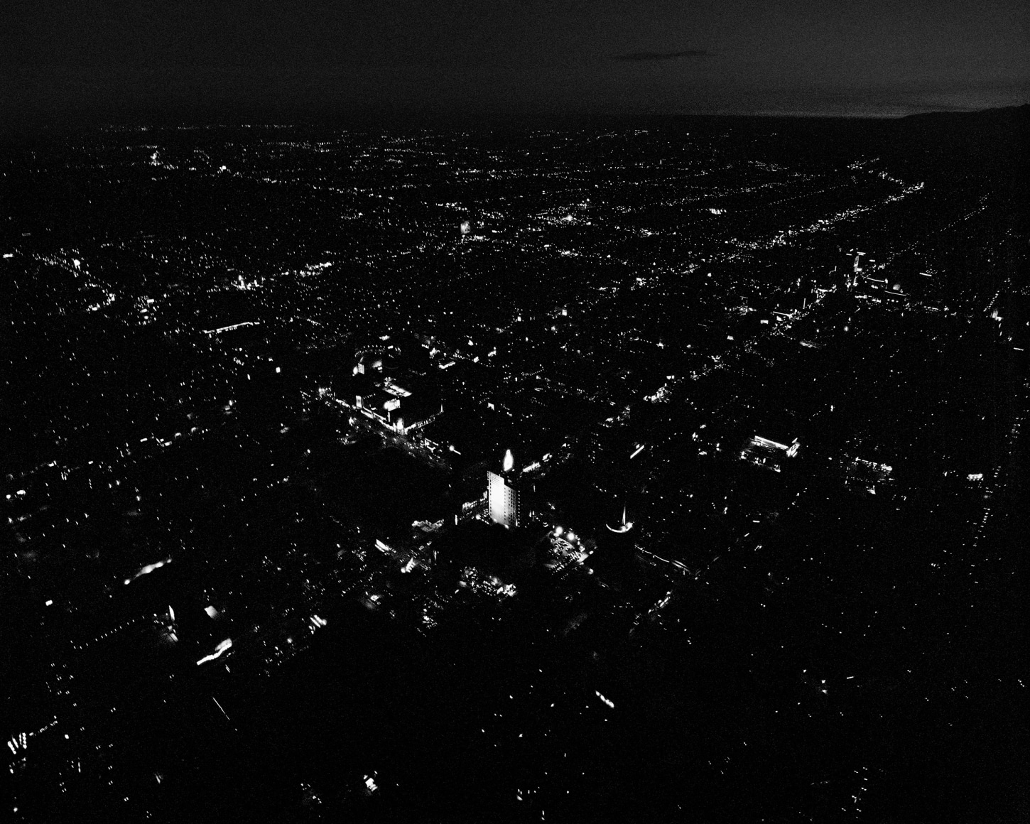 Untitled/Downtown Dusk, 2005, 40 x 50 inches