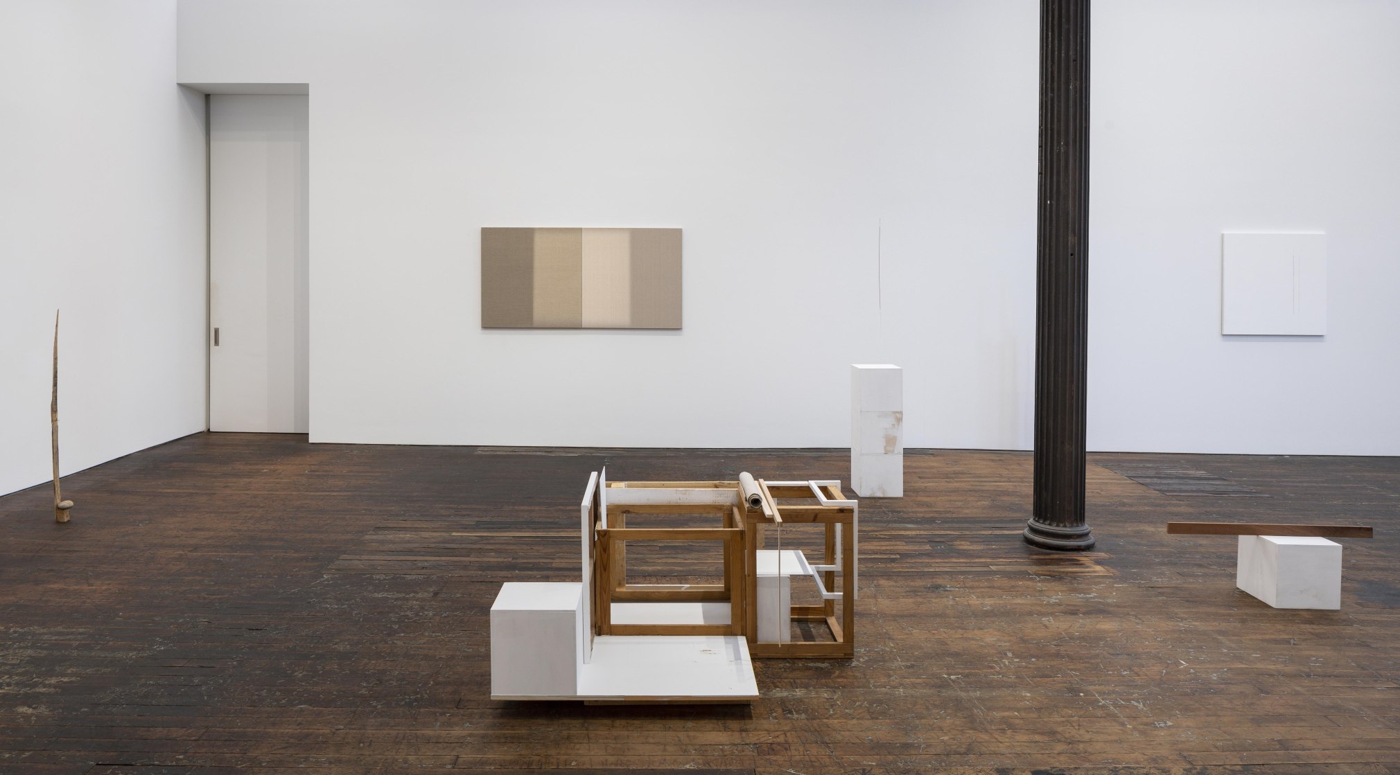 Fernanda Gomes, installation view