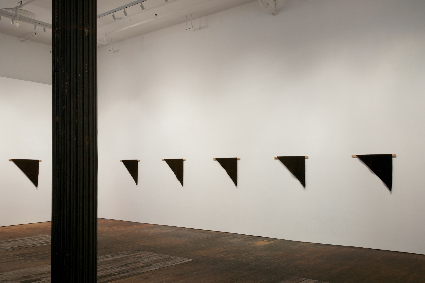 Helen Mirra: Waulked, – installation view 3