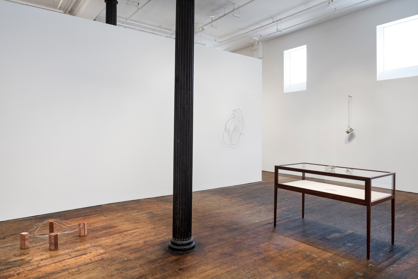 Richard Wentworth: Now and Then – installation view 1