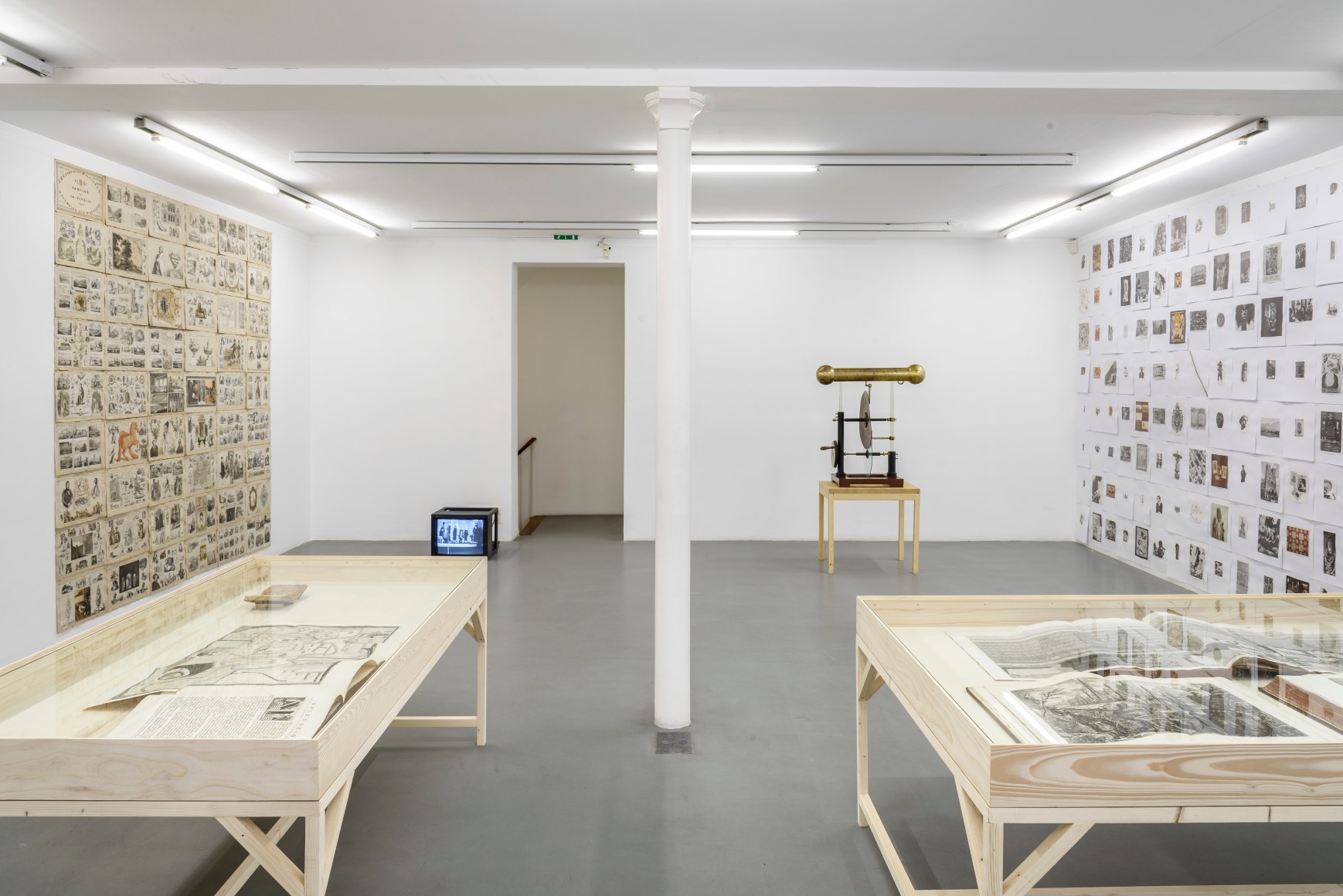 Matt Mullican: Collecting for the studio - Collecting 1959-2013 – installation view 12