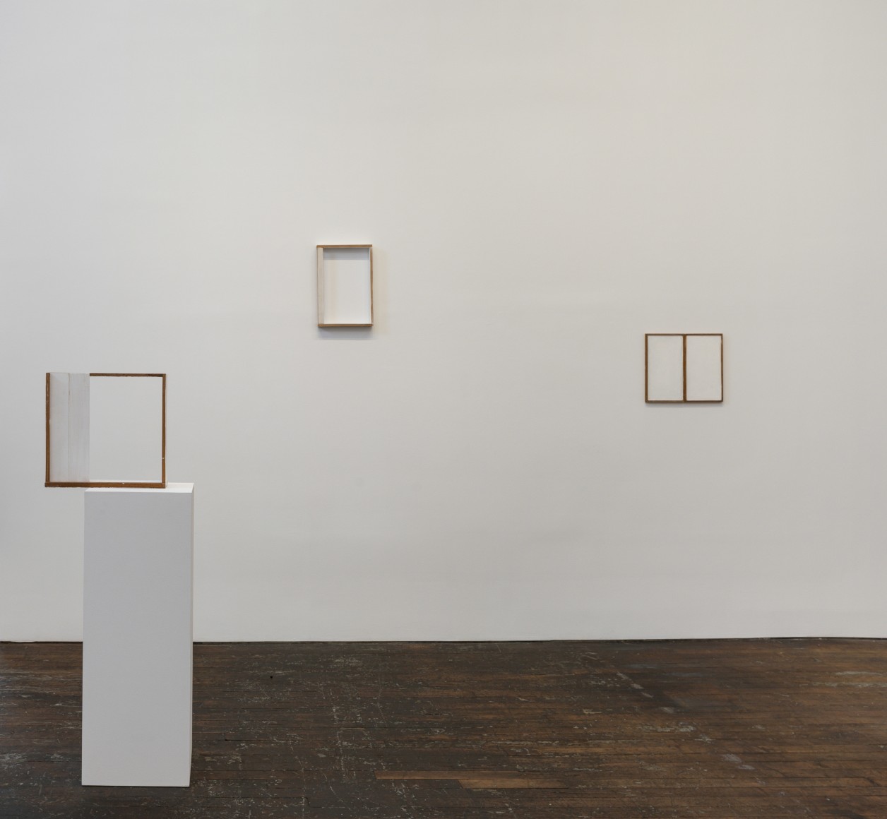 Fernanda Gomes, installation view