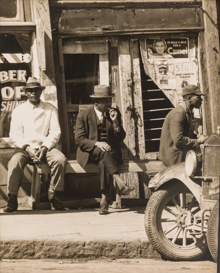 WALKER EVANS (1903-1975) Sidewalk in Vicksburg, Mississippi