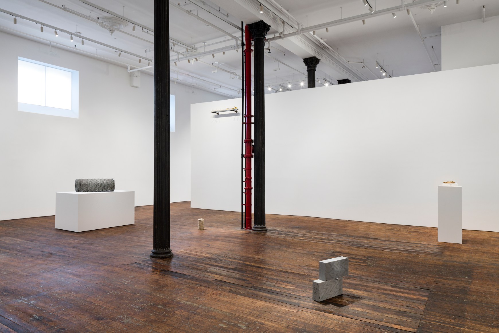 Richard Wentworth: Now and Then – installation view 6