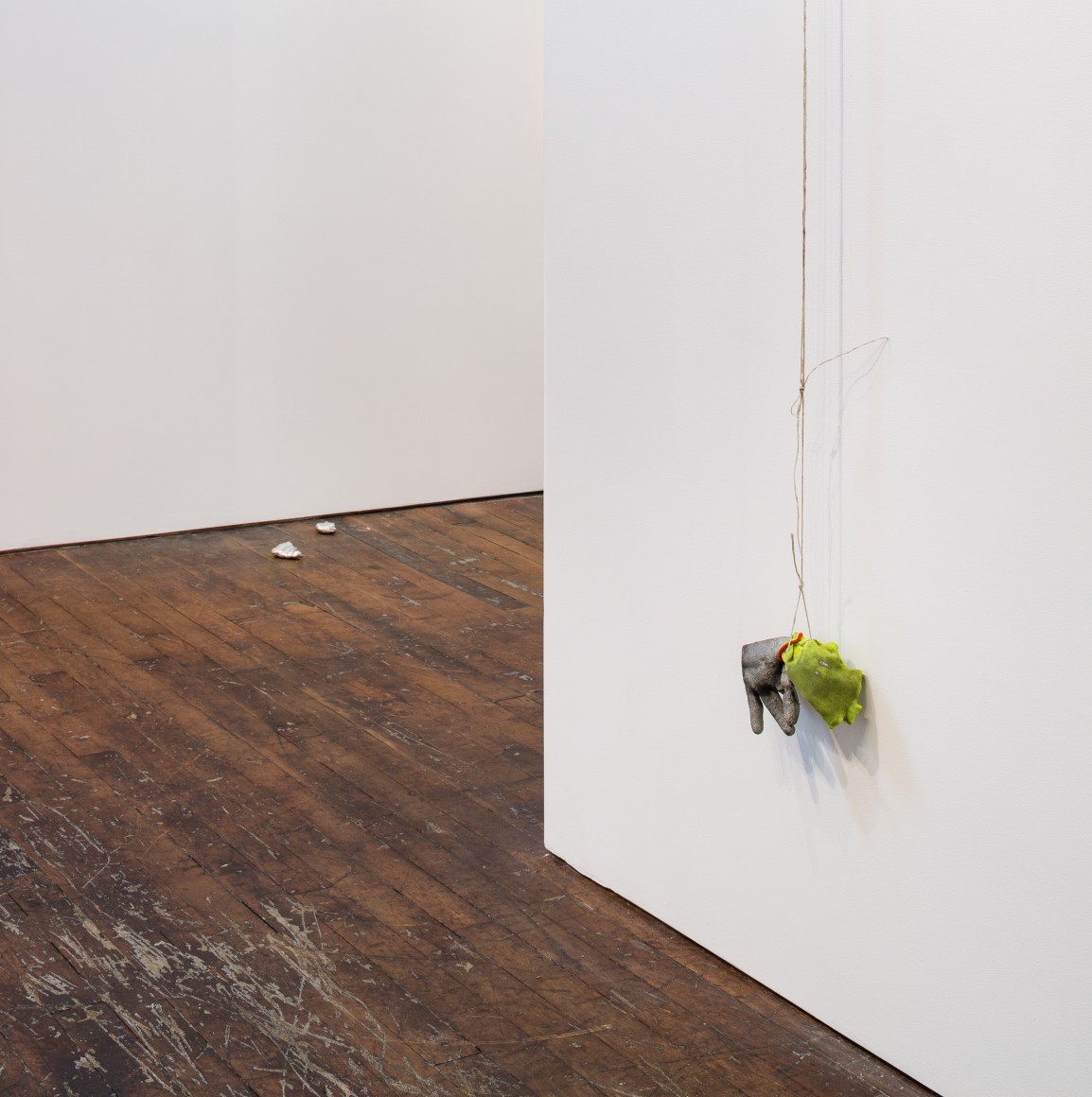 Silvia Bächli / Eric Hattan: between windows – installation view 6