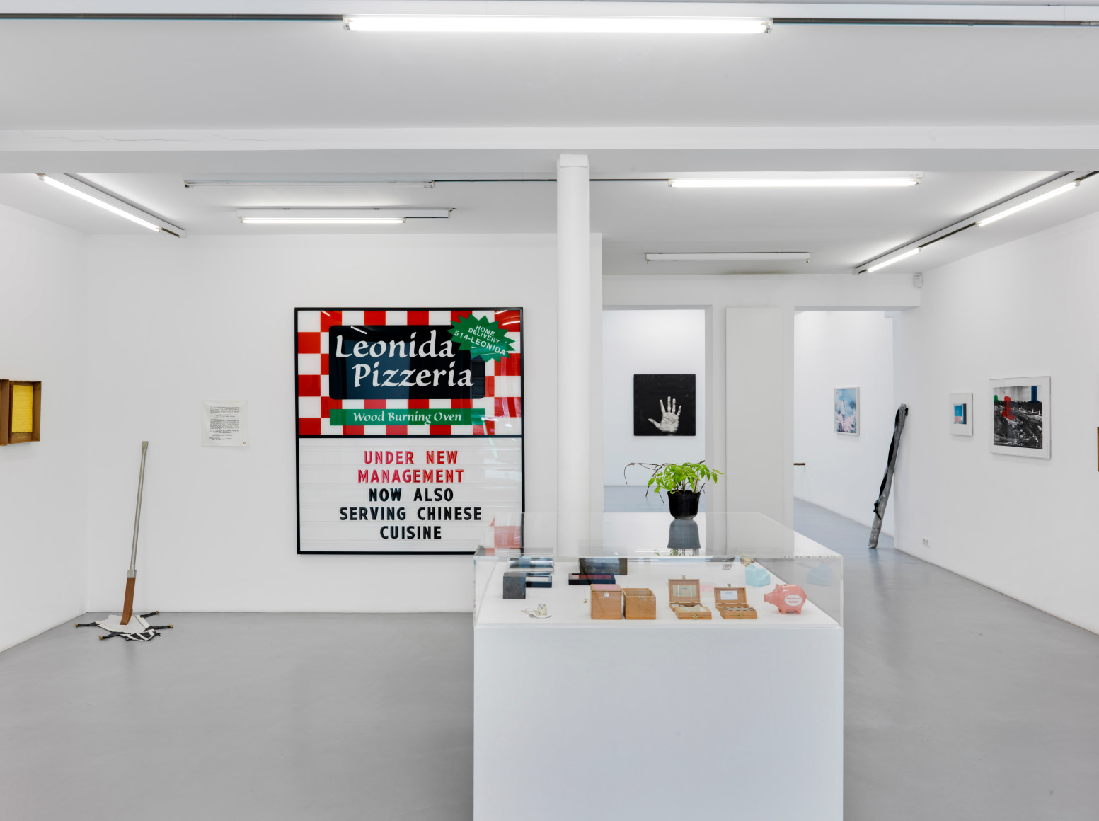 Bob and Breakfast: Robert Filliou et ses invités par François Curlet – installation view 2