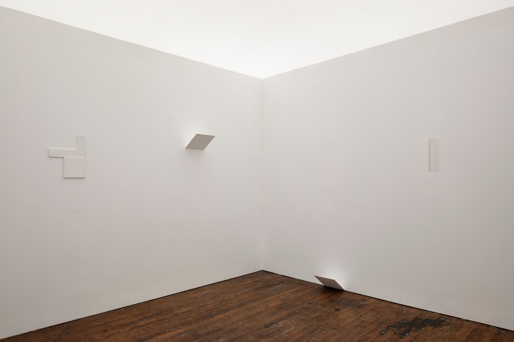 Fernanda Gomes, installation view