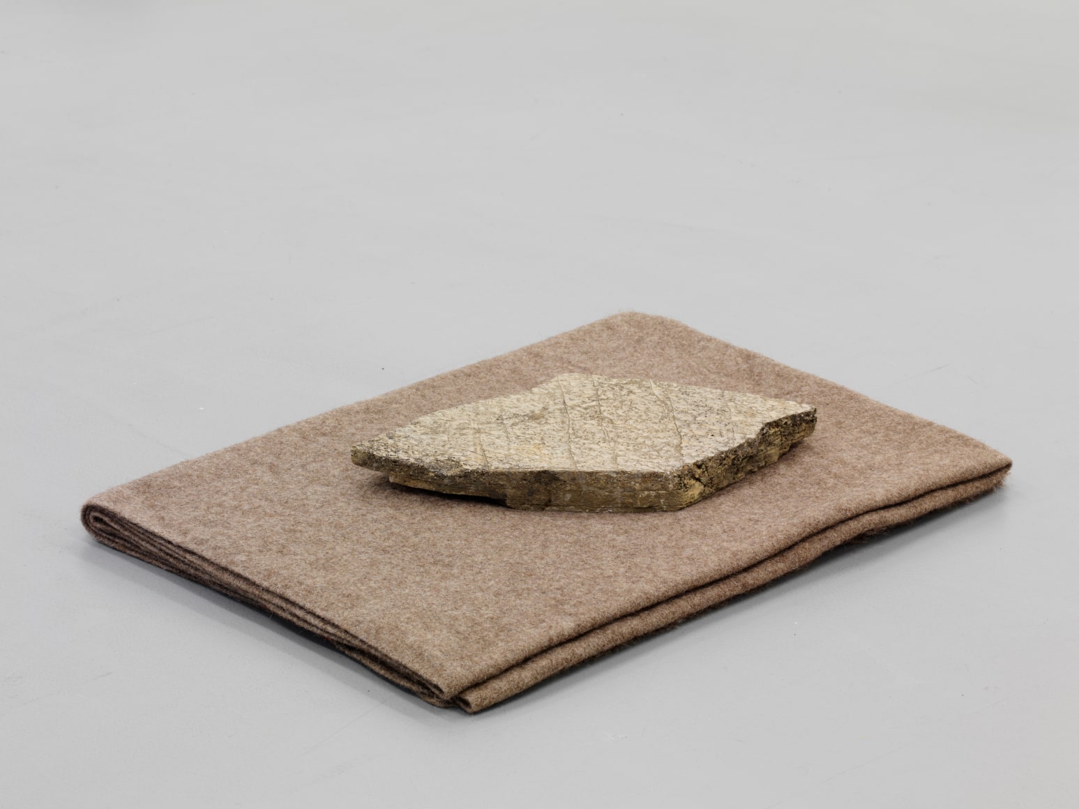 Helen Mirra: Conscience de pierre – installation view 7