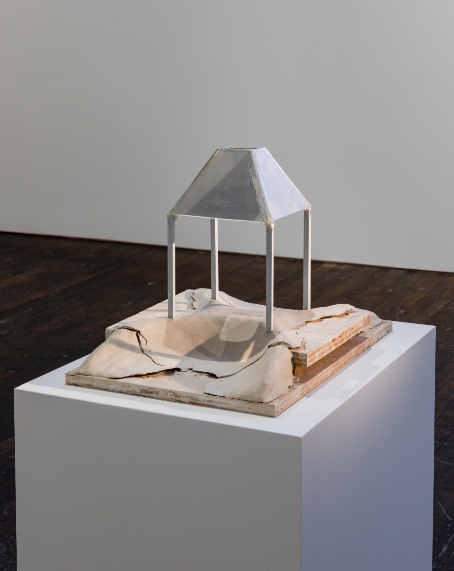 DAN GRAHAM, Model for "Skateboard Pavilion"
