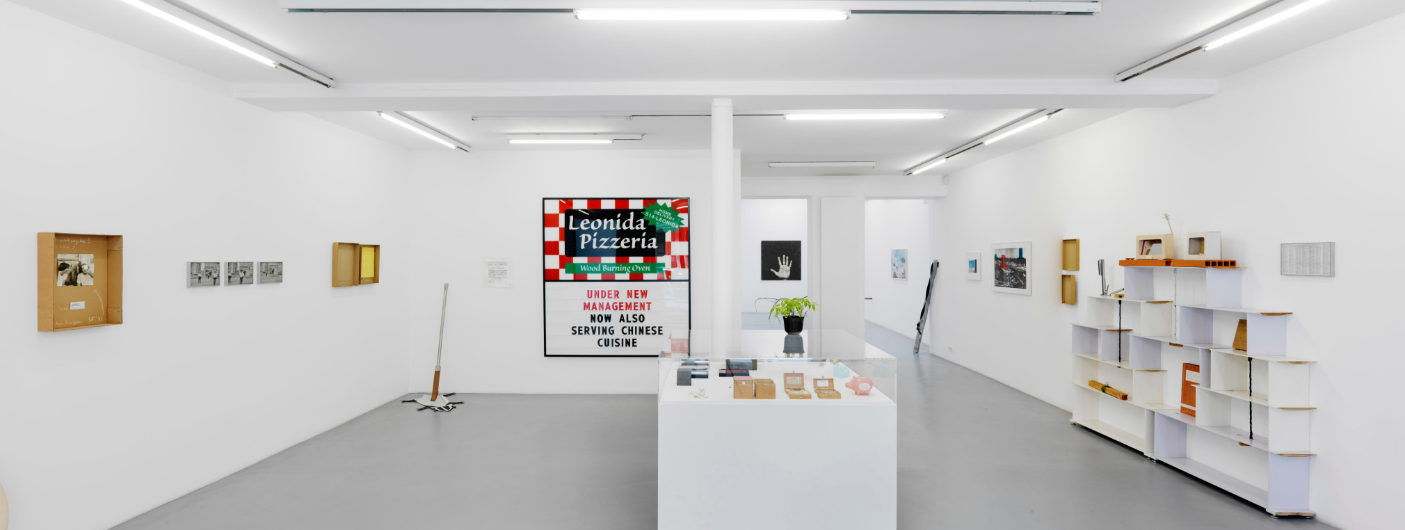 Bob and Breakfast: Robert Filliou et ses invités par François Curlet – installation view 1