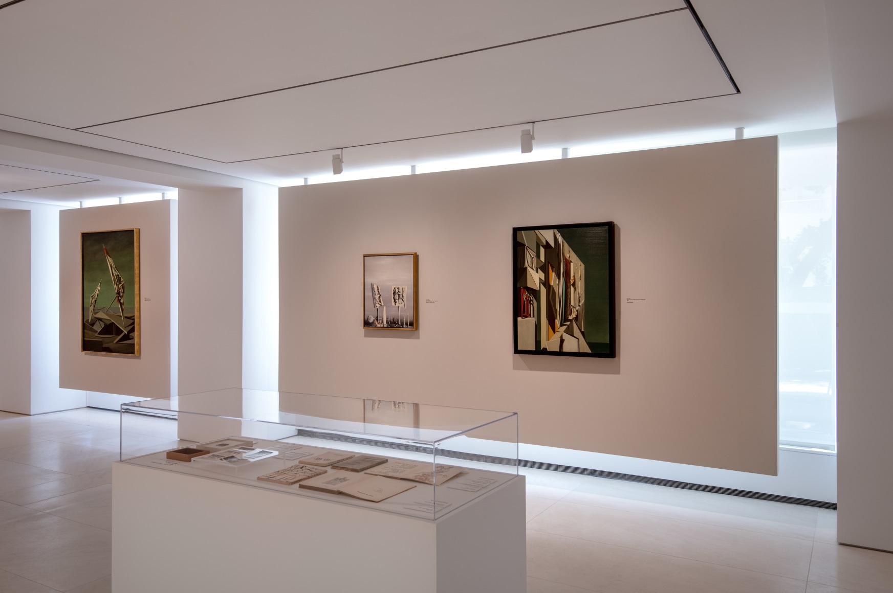 Installation view "Kay Sage and Yves Tanguy: Ring of Iron, Ring of Wool", Helly Nahmad Gallery, photography: Karen Fuchs