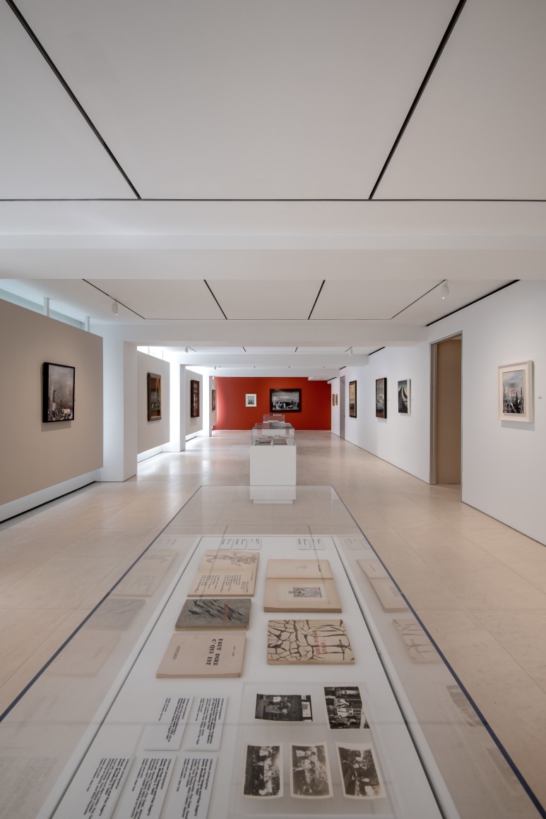 Installation view "Kay Sage and Yves Tanguy: Ring of Iron, Ring of Wool", Helly Nahmad Gallery, photography: Karen Fuchs