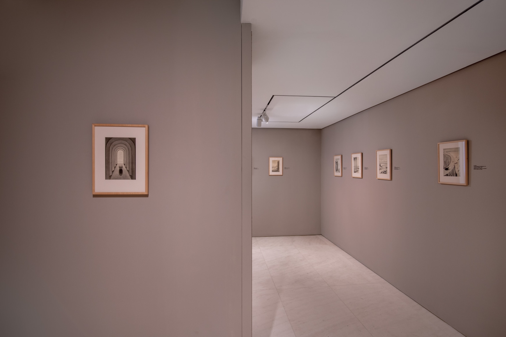 Installation view "Kay Sage and Yves Tanguy: Ring of Iron, Ring of Wool", Helly Nahmad Gallery, photography: Karen Fuchs