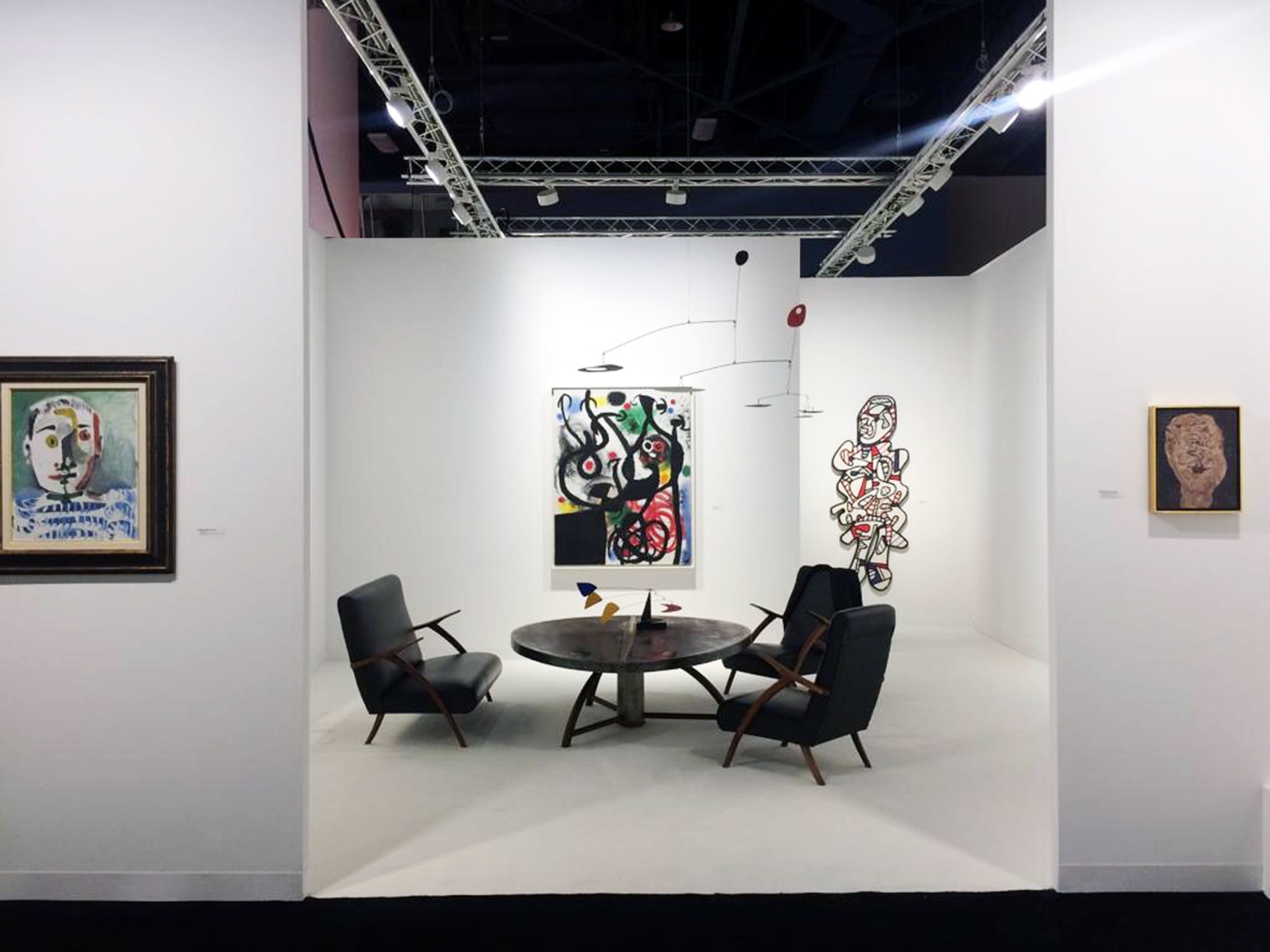 Installation view of Art Basel | Miami Beach 2016, booth B1.   &copy; 2018 Calder Foundation, New York / Artist Right Society (ARS), New York. &copy;Helly Nahmad Gallery NY.