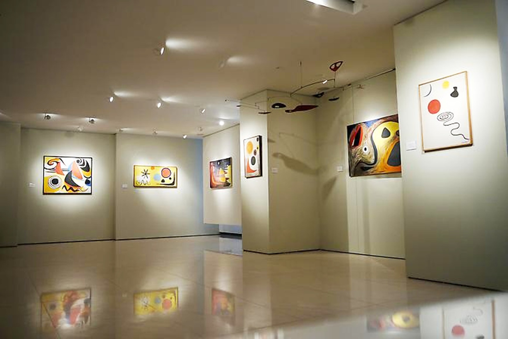 Installation view of Alexander Calder, the Painter. &copy; 2018 Calder Foundation, New York/ Artist Right Society (ARS), New York