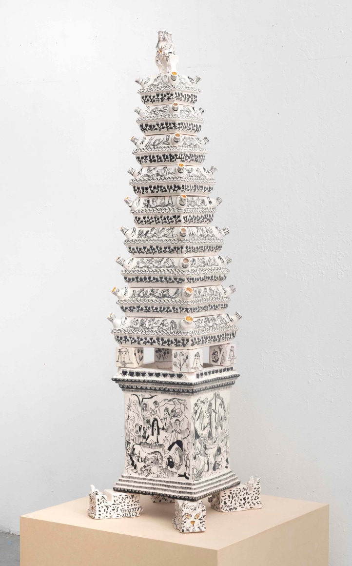 Lifting a Lion,&nbsp;2018, Ceramic