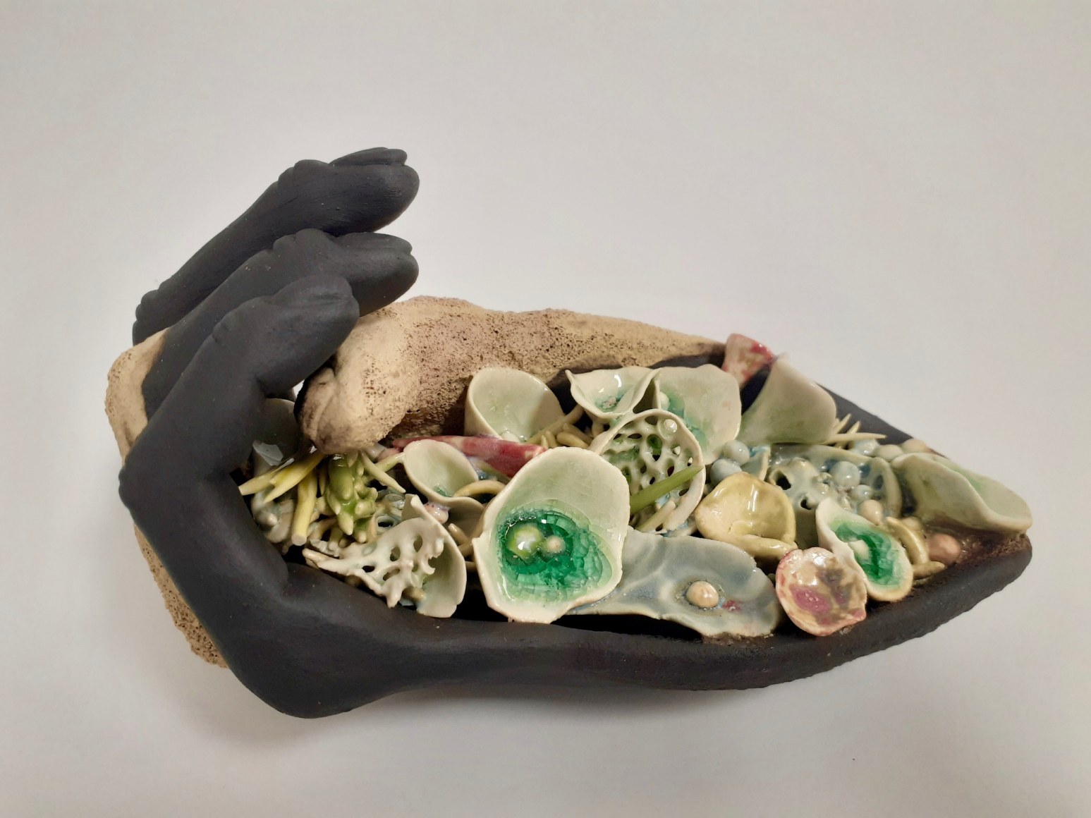 Jessica Kreutter, Holding our quiet, 2022