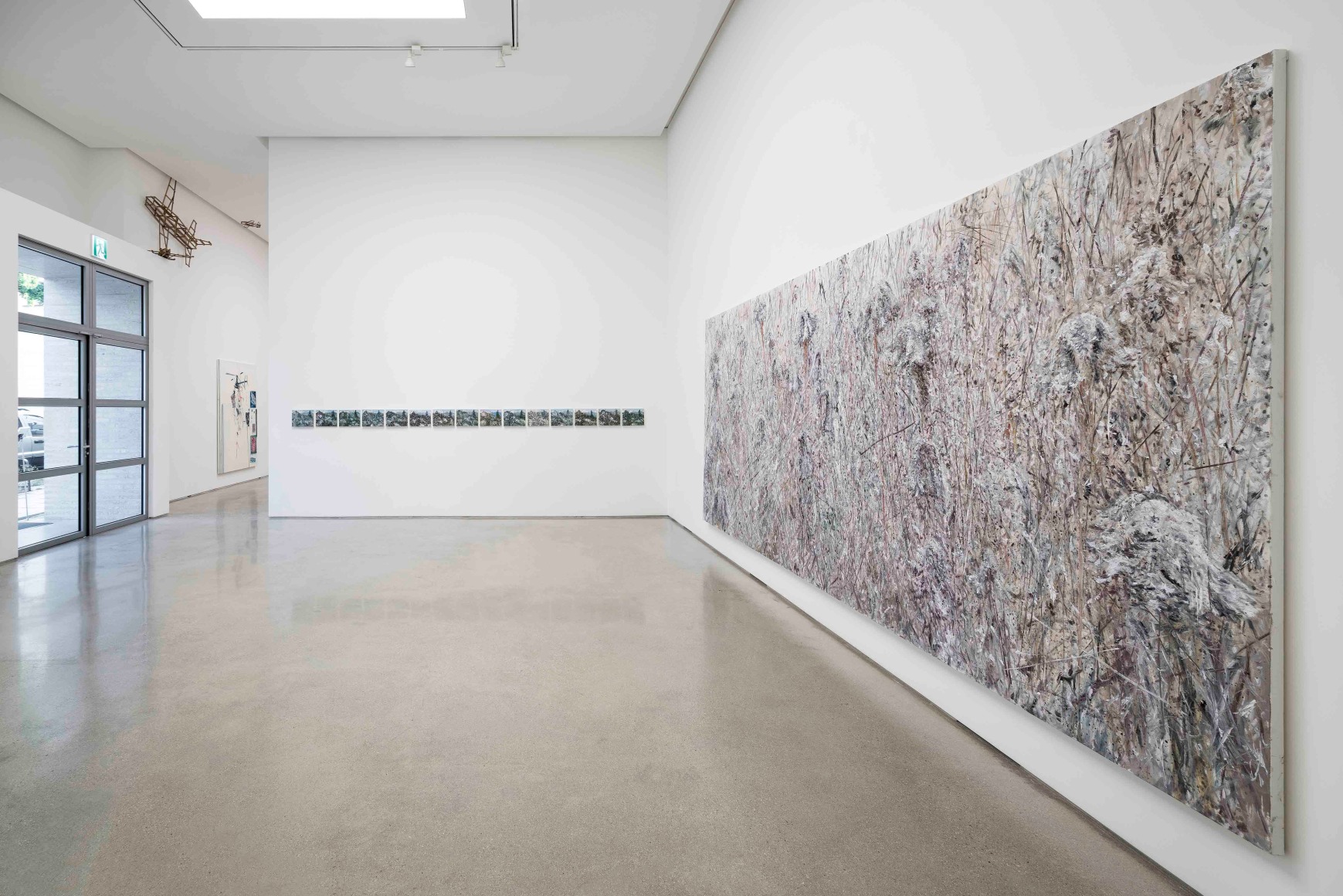 Installation view of Kim Jiwon:&nbsp;canvas fly at PKM &amp;amp; PKM+.&nbsp;, Courtesy of PKM Gallery.
