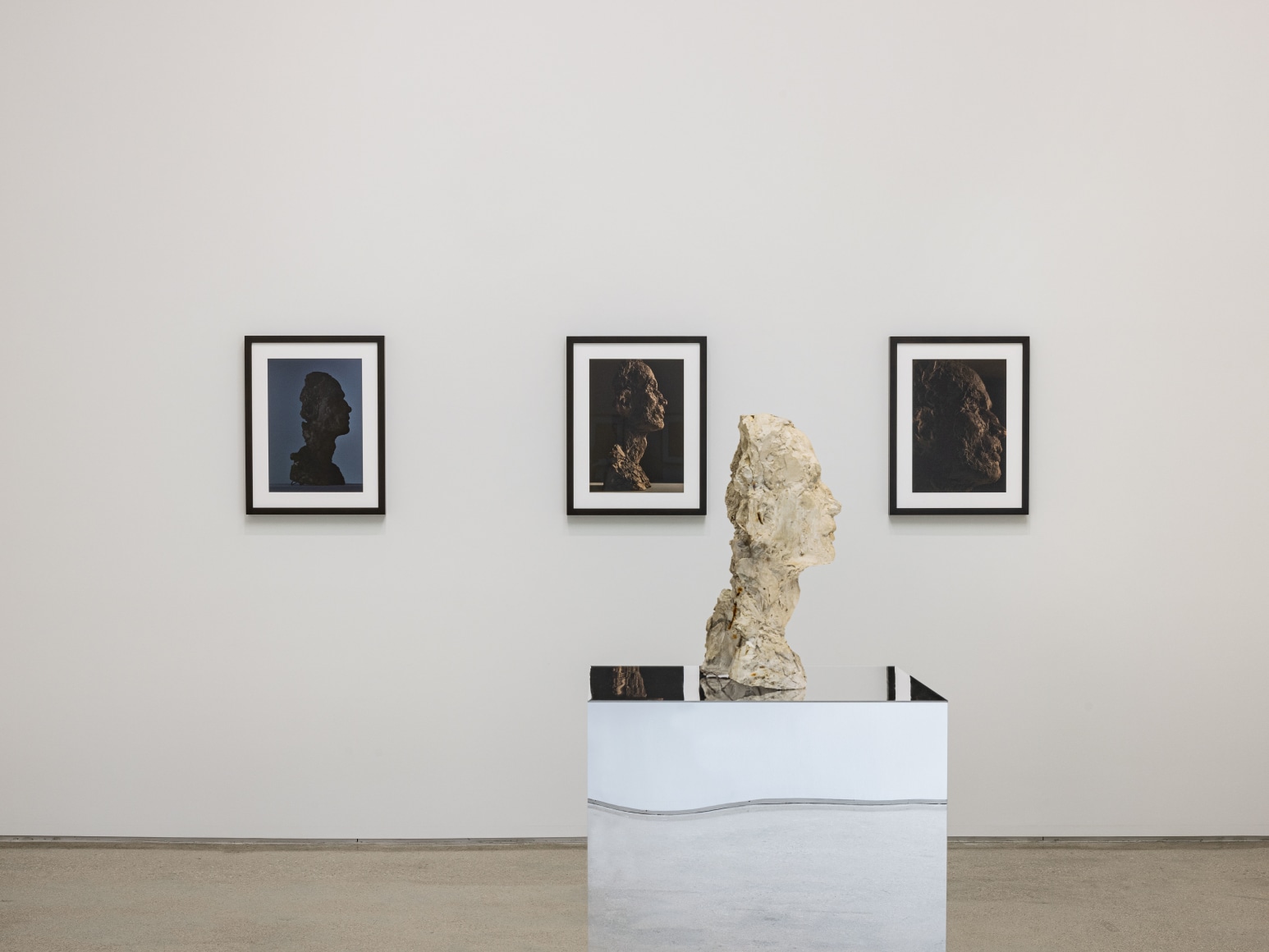 Installation view of Images of Eternity: Kwon Jin Kyu × Mok Jungwook at PKM. Courtesy of PKM Gallery.